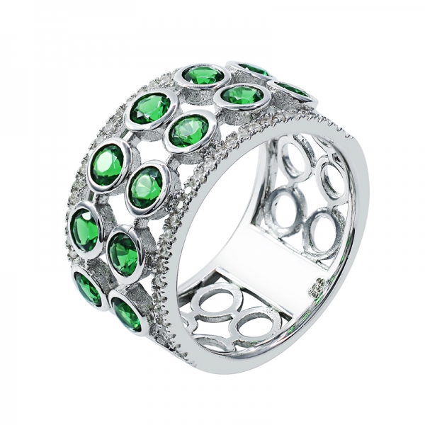 круглое круглое кольцо с ярким зеленым нано 