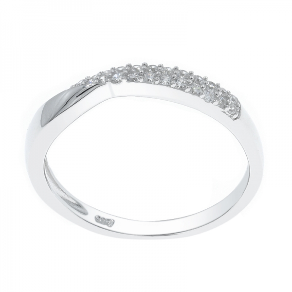 925 простенькое женское кольцо с плетением белого cz 
