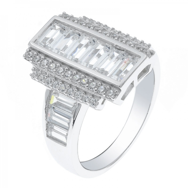 Серебряное кольцо с бриллиантом 925 пробы 