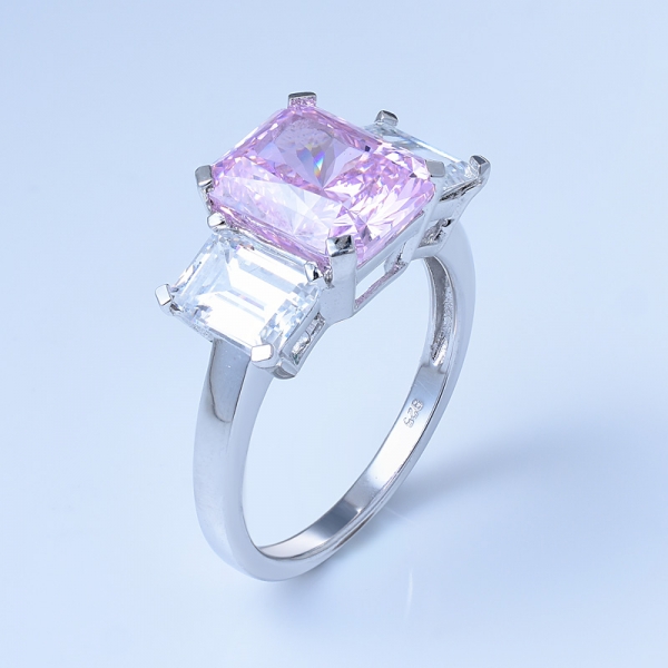 Серебро 925 пробы три камня с бриллиантами розовое кольцо 