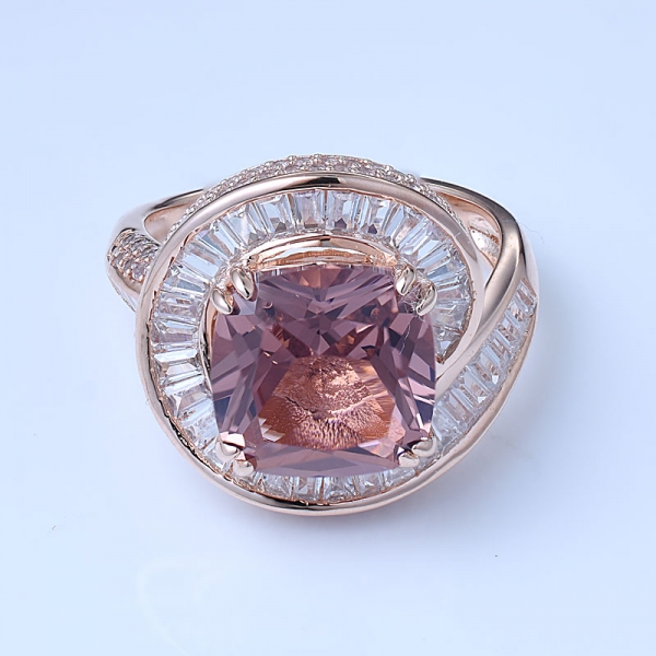 Morganite Simulant 18-каратного розового золота поверх стерлинговых серебряных колец 