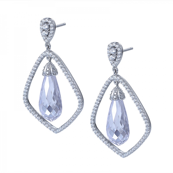 Модные кристаллы высокого качества из причудливых сережек-кристаллов бриолетовой огранки Swarovski. 