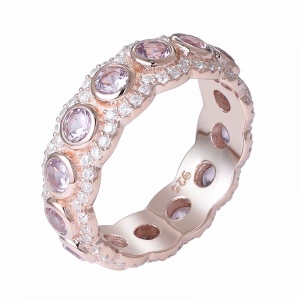 Круглый синтетический сапфир с драгоценным камнем родием поверх серебряного радужного кольца 