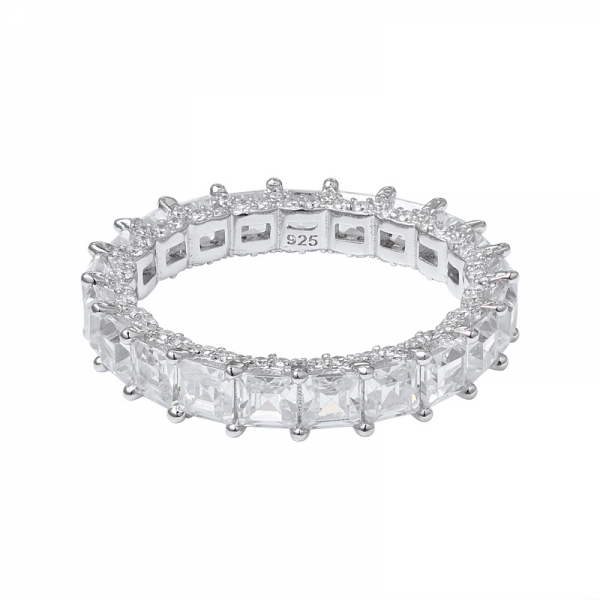 Сапфировое синтетическое родиевое кольцо квадратной огранки поверх стерлингового серебра с радужным кольцом вечности 