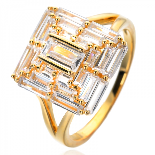 Помолвочное кольцо со ступенькой из желтого золота с кубическим цирконием огранки `` багет '' 