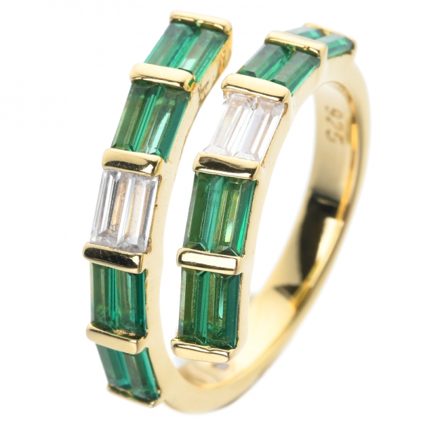 Барзель создал обручальное кольцо вечности с зеленым изумрудом 