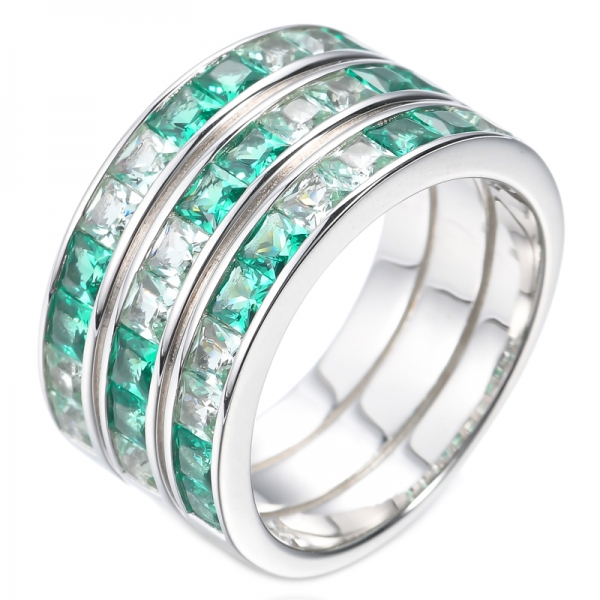 Серебряное кольцо с тремя рядами изумрудно-зеленой огранки принцессы 925 пробы с родиевым покрытием
 