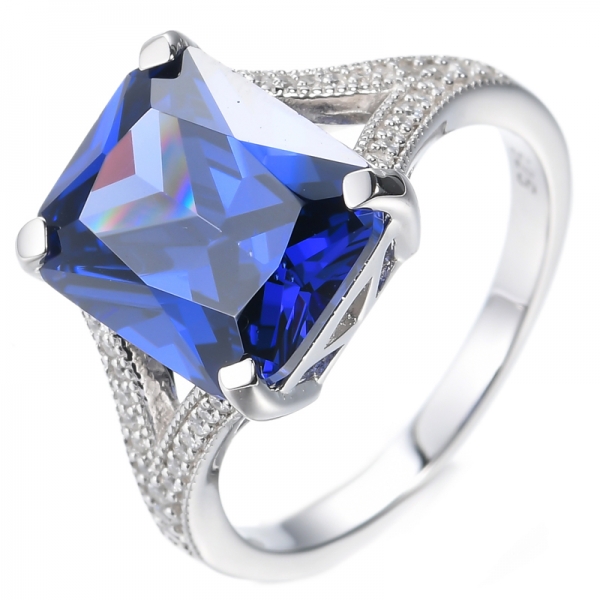 Серебряное кольцо с голубым танзанитом 925 и белым кубическим цирконом с родиевым покрытием
 