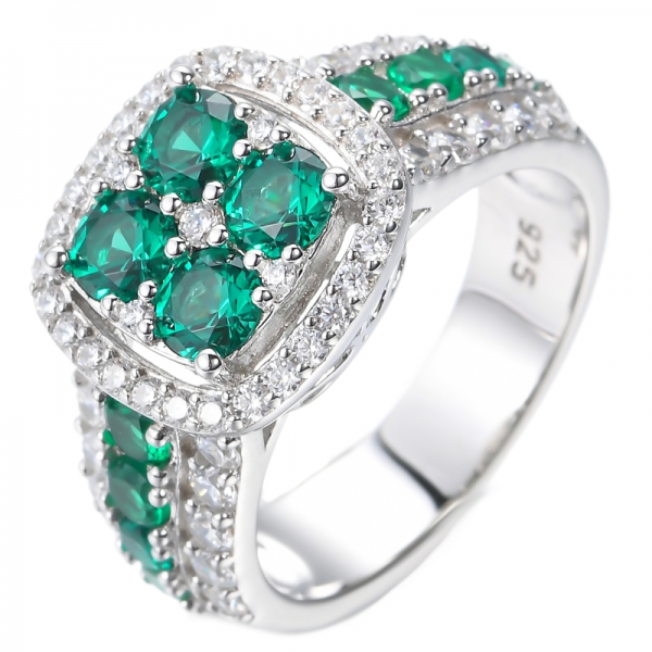 Серебряное кольцо с изумрудно-зеленым и белым кубическим цирконием 925 пробы с родиевым покрытием
 
