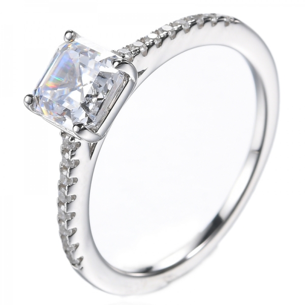 Помолвочное кольцо-пасьянс огранки Asscher с боковыми сторонами из цельного стерлингового серебра и циркония Pure Brilliance
 