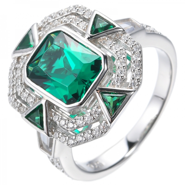 Серебряное кольцо плакировкой родия 925 с изумрудно-зеленым и белым кубическим цирконием
 