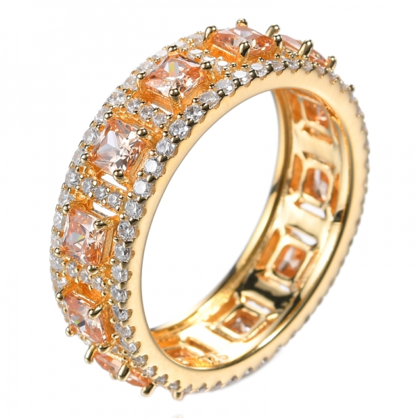 Создано женское обручальное кольцо вечности с шампанским и белыми бриллиантами огранки «принцесса»
 