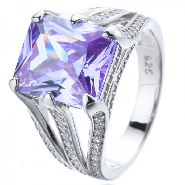 Серебряное кольцо с родиевым покрытием в центре Octagon Lavender Cubic Zirconia
 