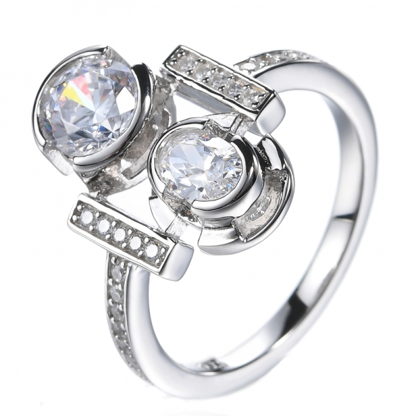 Женское коктейльное кольцо из стерлингового серебра 925 пробы овальной огранки с цирконием и шампанским
 