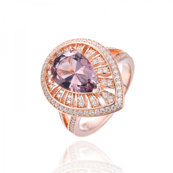 Серебряное кольцо грушевидной формы с нано-морганитом и белым фианитом с покрытием из розового золота 