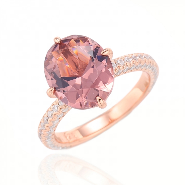 Серебряное кольцо с морганитом нано и круглым белым кубическим цирконом овальной формы с покрытием из розового золота 