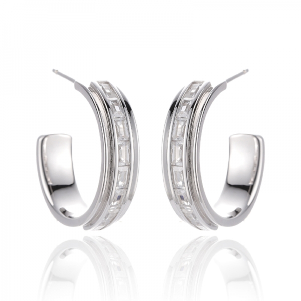 Серьги из родированного серебра с радужным кубическим цирконом огранки «багет» 