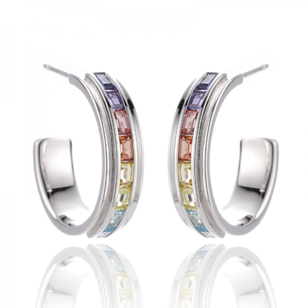 Серьги из родированного серебра с радужным кубическим цирконом огранки «багет» 