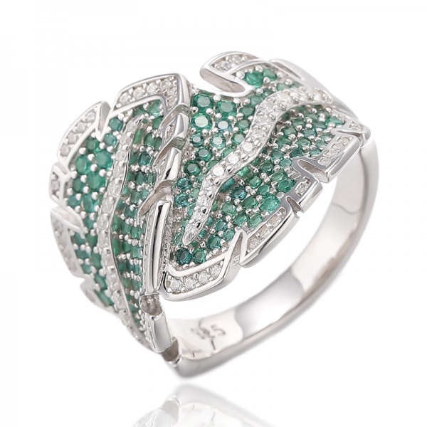 Кольцо из серебра 925 пробы с родиевым покрытием и круглым зеленым нанокристаллом и белым кубическим цирконием 