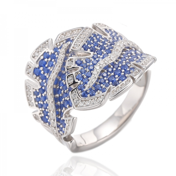 Кольцо из серебра 925 пробы с родиевым покрытием и круглым зеленым нанокристаллом и белым кубическим цирконием 